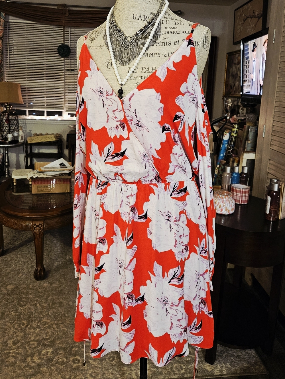 NWT SUGAR+LIPS Foral Dress Red Wht Purple Size L - Picture 2 of 8